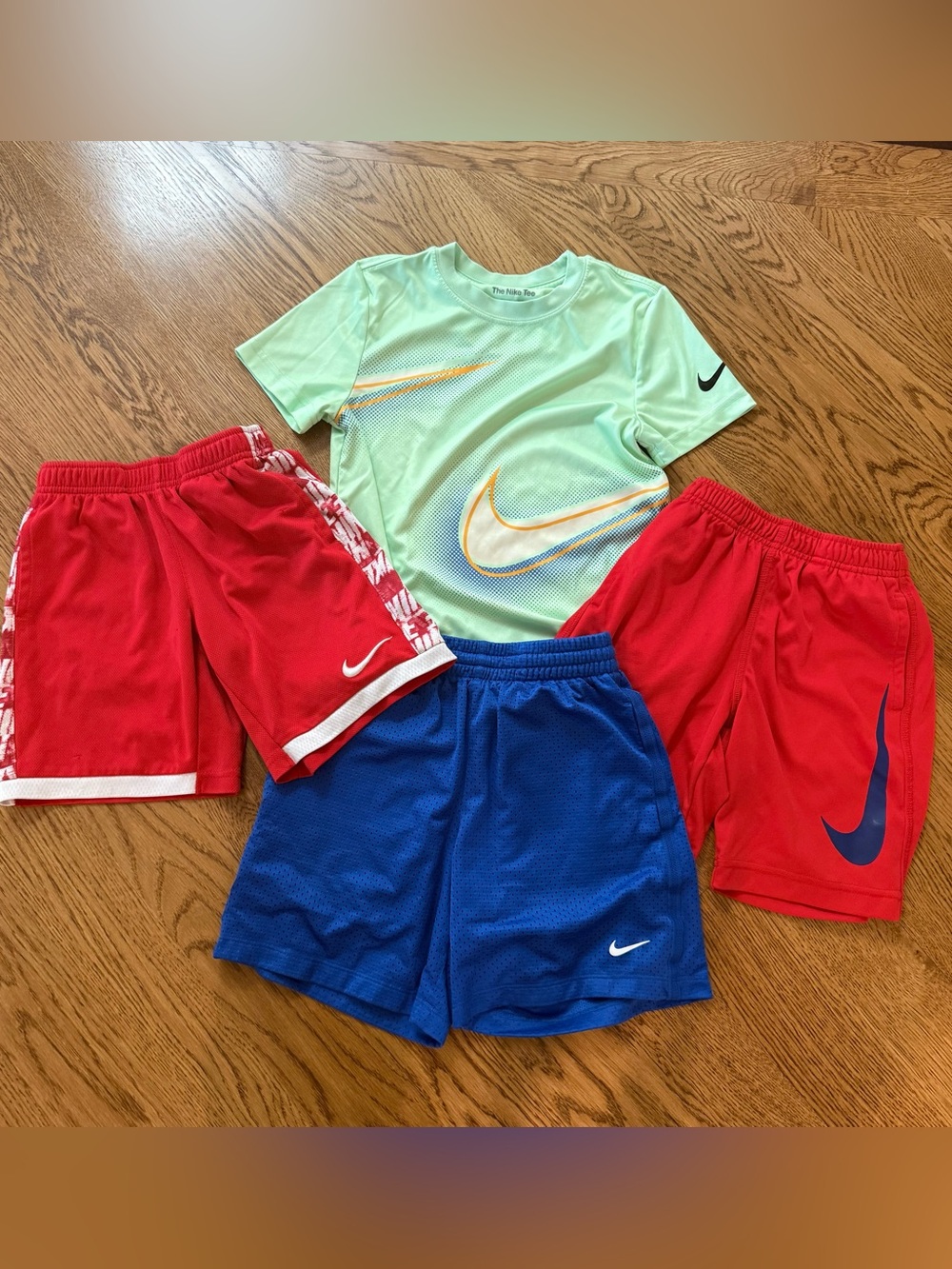 Nike Youth Athletic Set - size 7